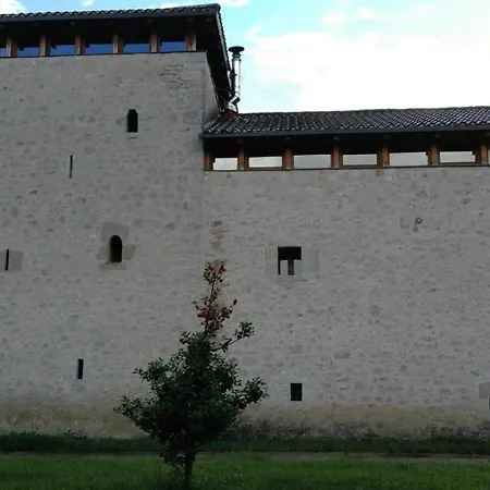 Casa Torre Cantoblanco אכסניה *