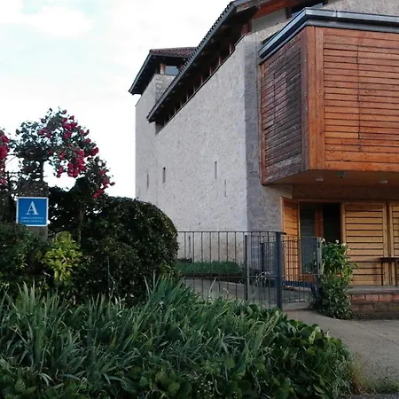 Casa Torre Cantoblanco ホステル